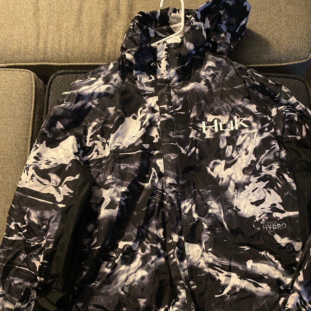 Huk Black and White Camo Raincoat (Mossy Oak Camo) - Picture 3 of 8